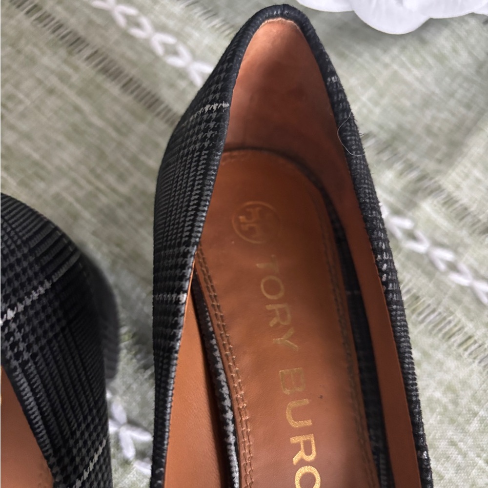 Tory Burch Black Plaid Heels with Gold Logo - Picture 10 of 10